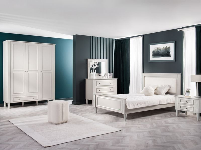 Effie teen room