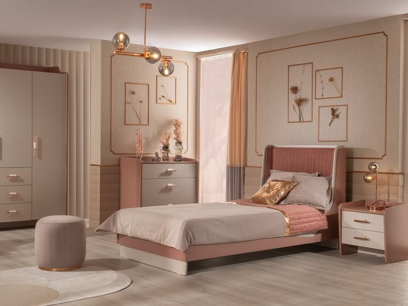 Estella teen room