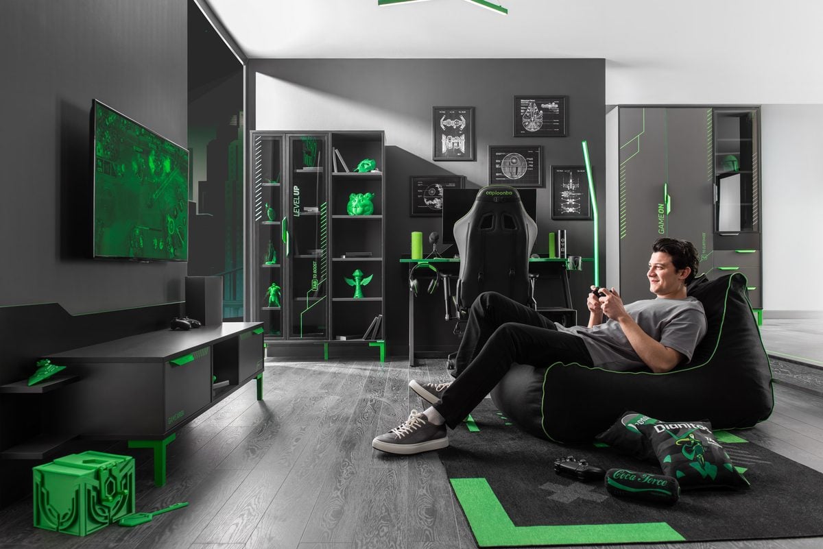 Tamamlayıcılar: RGB aydınlatmalar, puf, halı, yatak örtüsü ve atıştırmalık yastıklar