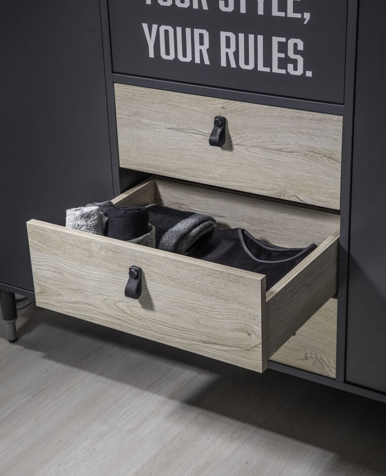 Motto 3 Kapaklı Dolap