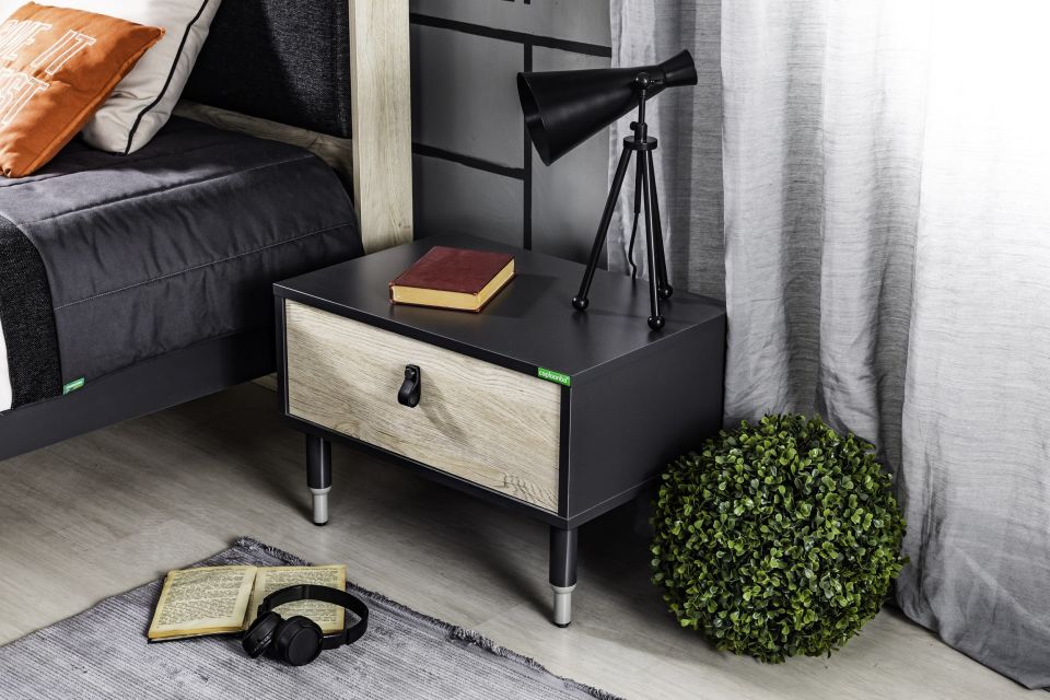 Motto Nightstand
