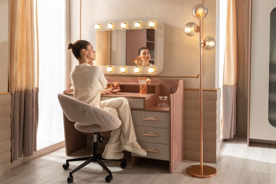 Estella Mirror