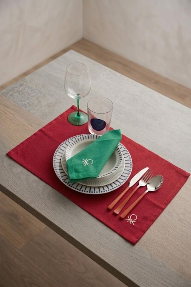 American Placemat Set of 4, Red, 33x50cm